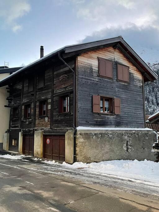 La Grange A Coco Avec Jacuzzi Villa Bourg-Saint-Pierre Exterior photo