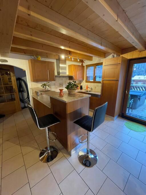 La Grange A Coco Avec Jacuzzi Villa Bourg-Saint-Pierre Exterior photo